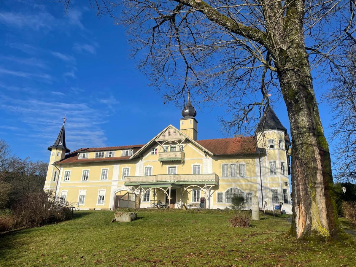 Gaestehaus Gut Frauendorf Windorf  Exterior foto
